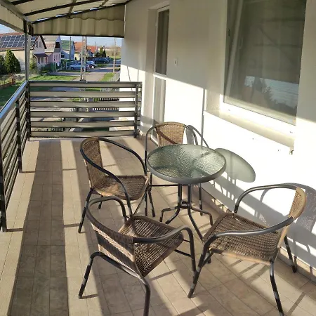 Zafir Vendeghaz Holiday home Hajdunanas